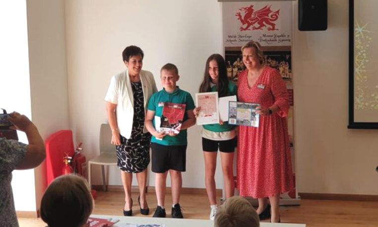 Ty’n y Wern Primary School collect 12th Welsh Heritage Schools Initiative award