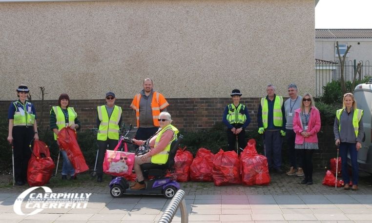 Volunteers help to keep Caerphilly tidy