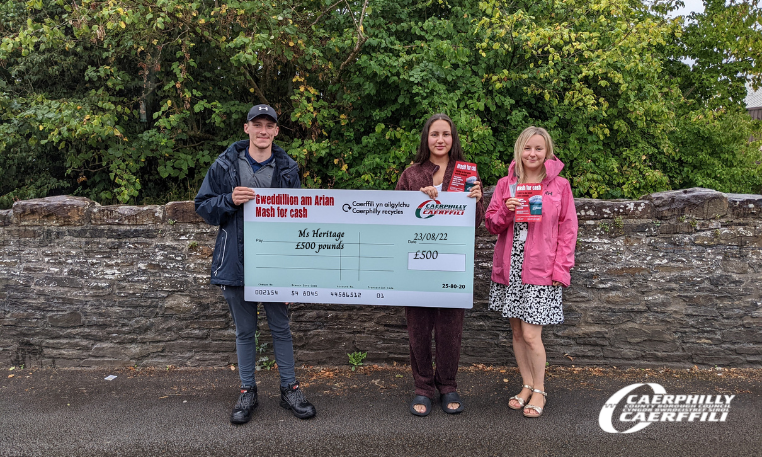 Caerphilly resident wins £500 by recycling their food waste 